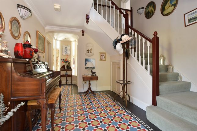 Le Chateau, Lime Tree Court, Freshwater photo 3