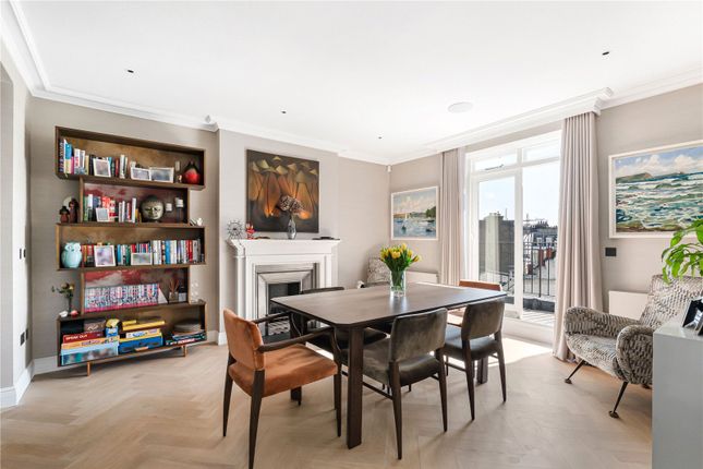 Flat 4, 48-49, Gloucester Square, London photo 4