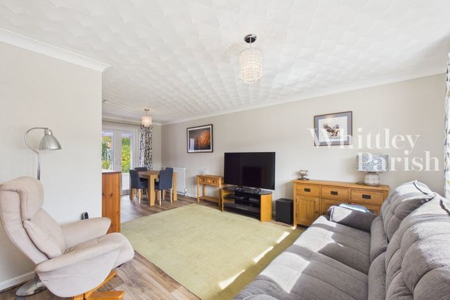 4, Springfields, Attleborough photo 3