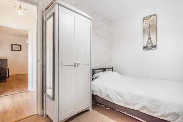Flat B, 12, Craven Road, Newbury photo 4