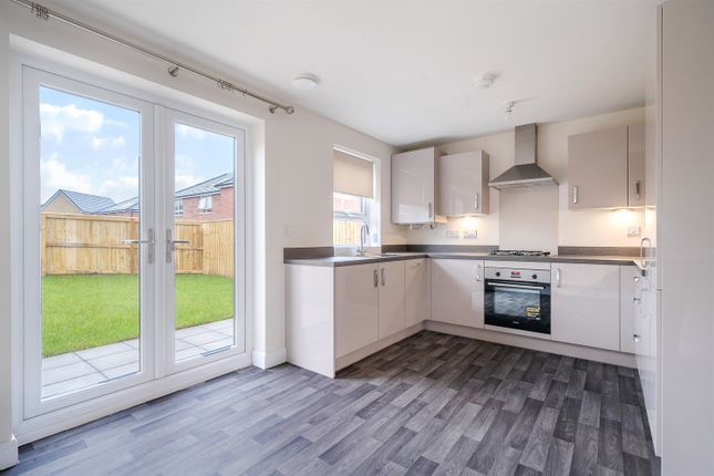36, Taylor Way, Gedling, Nottingham photo 2