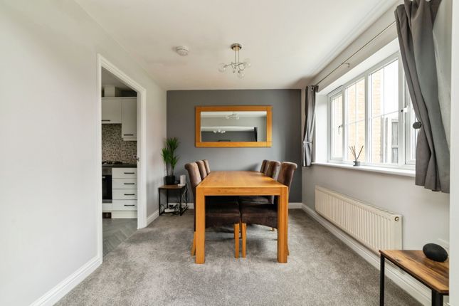53, Goldfinch Drive, Bedfordshire photo 4