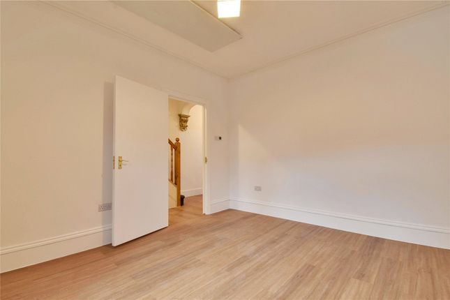 9, Canterbury Road, Hertfordshire photo 4