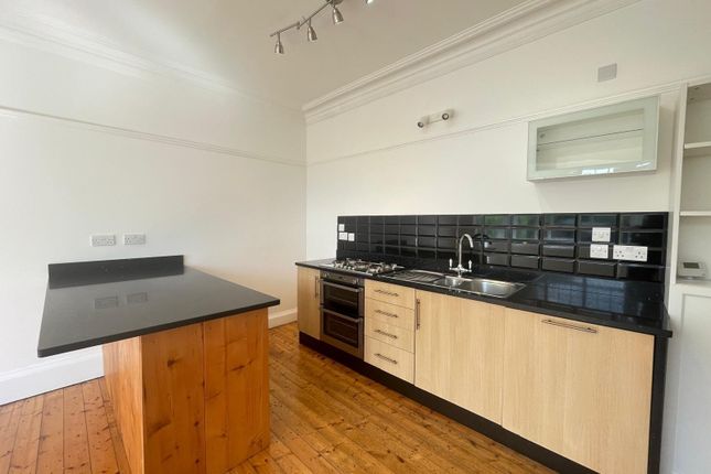 2, West Park Drive, Leeds photo 5