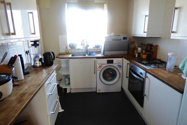 26, William Rushbrooke House, Eveline Lowe Estate, London photo 5