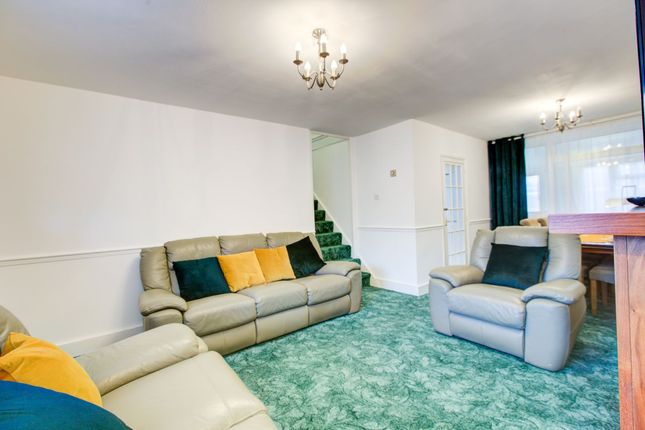 Thumbnail Flat to rent in Warnford Road, Reading