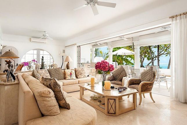 Villa for sale in Paynes Bay Beach, Barbados