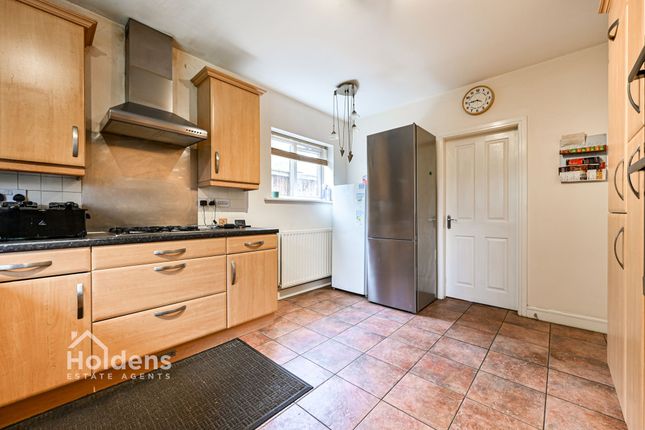 12 Swarbrick Avenue, Preston photo 4