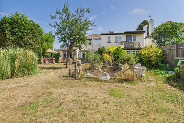 38, Cherry Orchard Road, West Molesey photo 2