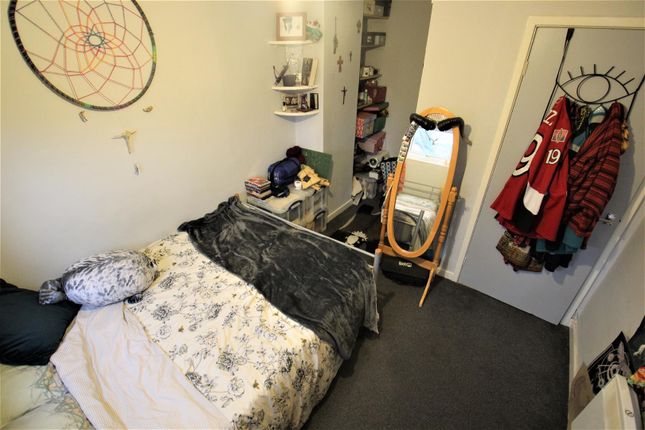 38 Kelso Road, Leeds photo 4