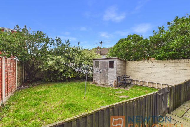 14 Irvine Close, Walsall photo 4