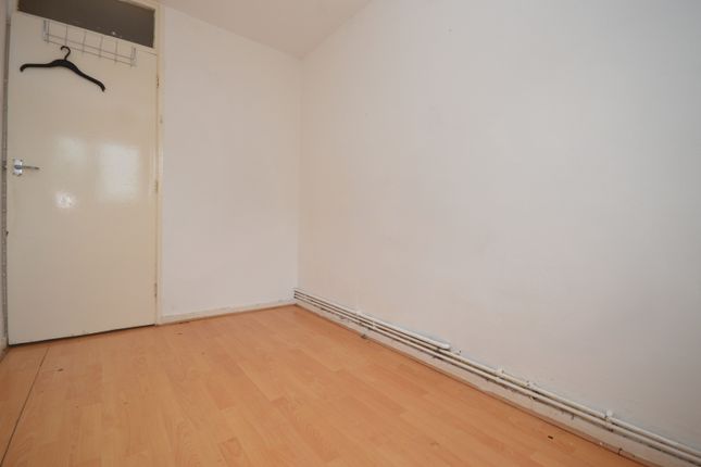 19 Ada Gardens, London photo 5