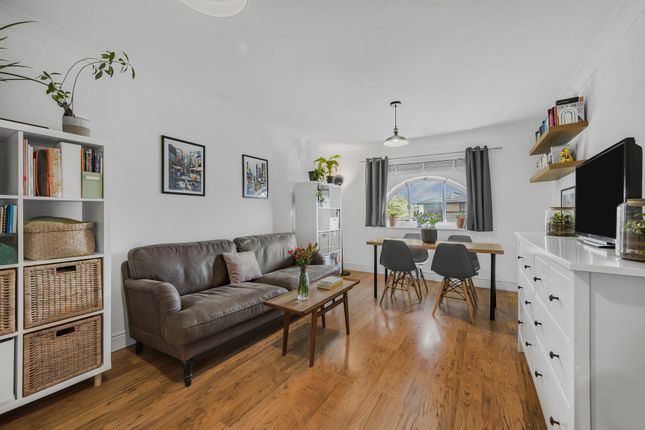 38, Pincott Place, London photo 4