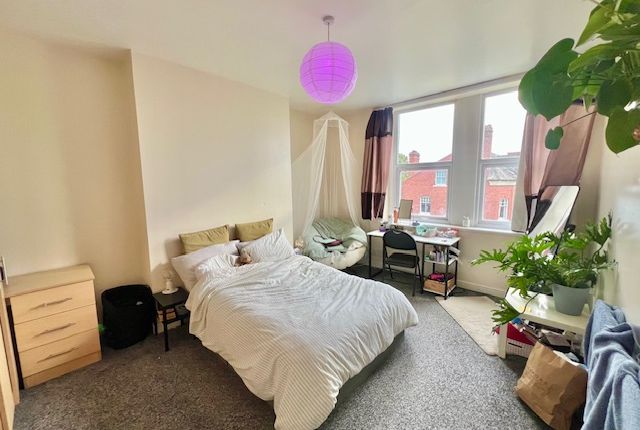 Regent Park Terrace Hyde Park, Leeds photo 4