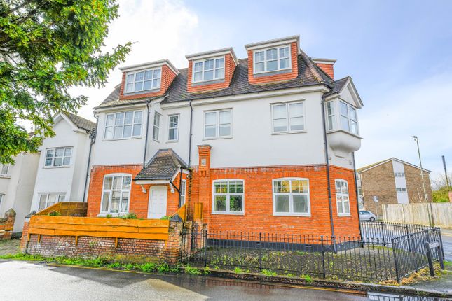 Thumbnail Flat for sale in Queens Road, Hersham Village