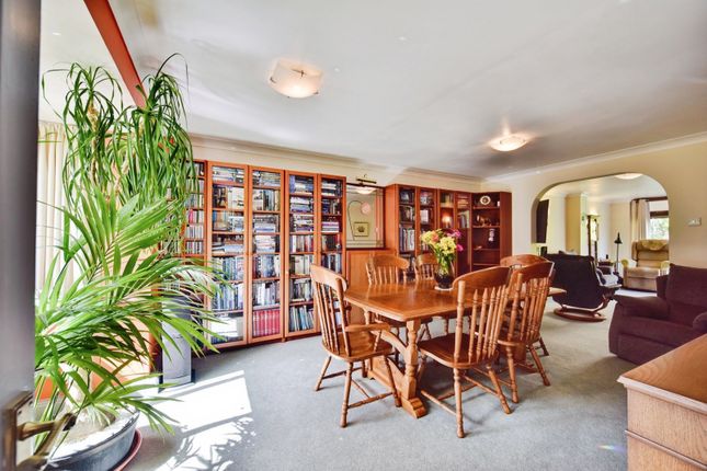 14, Bell Crescent, Rochester photo 4