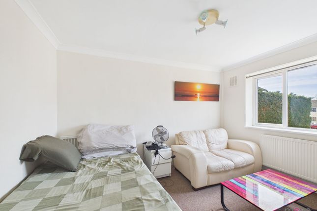 6 Upstairs Flat Cornwall Avenue, Cheltenham, Cheltenham photo 4