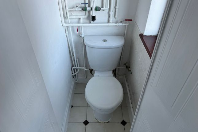 205, Springwell Road, Hounslow photo 5