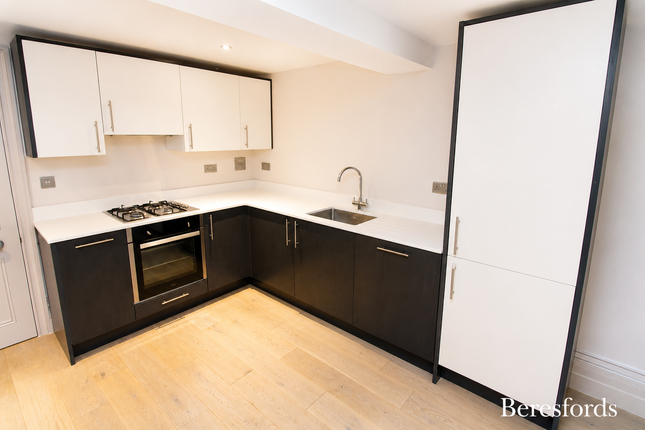 4 The Grange, 4, Wildcary Lane, Romford photo 4