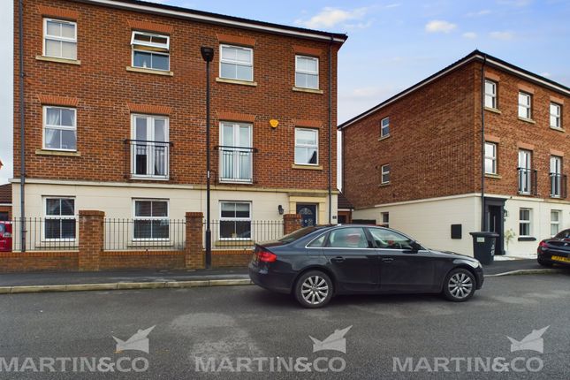 Town house for sale in Scotsman Drive, Scawthorpe, Doncaster