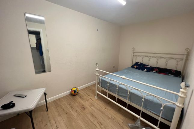 60 Great Benty, West Drayton photo 5