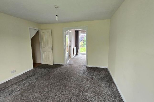 35 Pearly Bank, Oldham photo 3