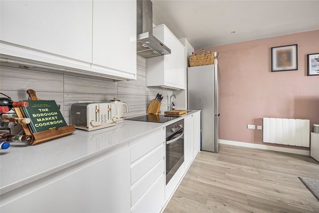 Flat 7 Grove House,, Sidmouth Avenue, Isleworth photo 3