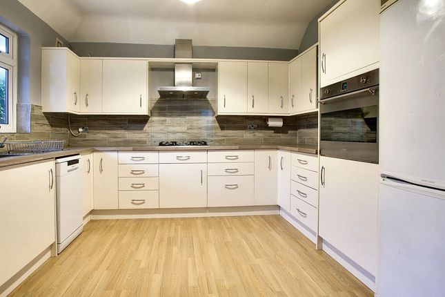 30 Elms Road, Leicester photo 3