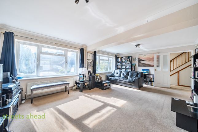57, Caterham Drive, Coulsdon photo 2
