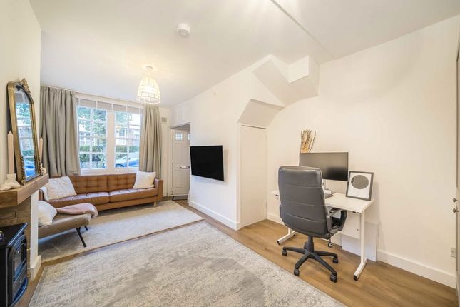 28, Derinton Road, London photo 4