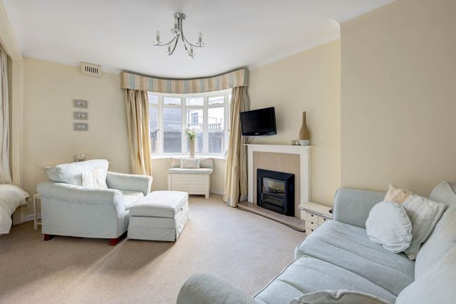 2 Norland Square Mansions, Norland Square, London photo 2
