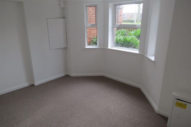 Flat to rent in Trier Way, Gloucester