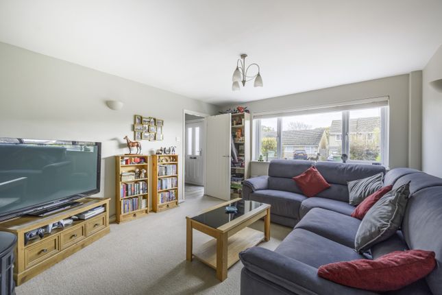 6, Oakleaze, Malmesbury photo 2