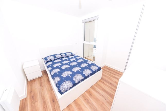 Flat to rent in The Gateway, 15 Trafford Road, Salford