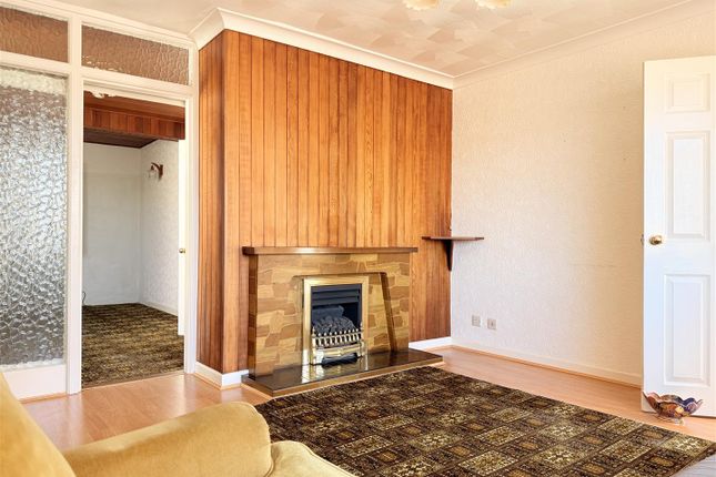 54, Brynmead, Llanelli photo 3
