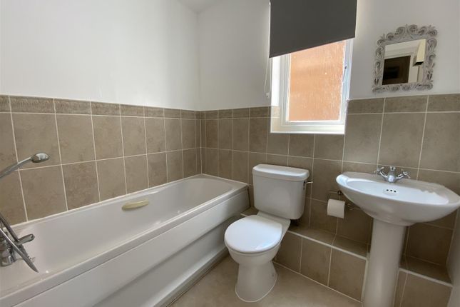 67, Peter Candler Way, Ashford photo 4