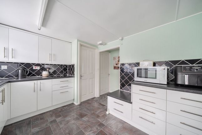 11 Birch Avenue, Cuerden Residential Park, Leyland photo 3