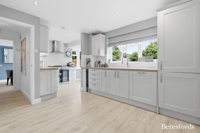 42, Clayton Way, Essex photo 4