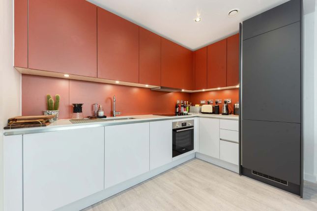 Flat to rent in Refinery House, 16 Tandy Place, London