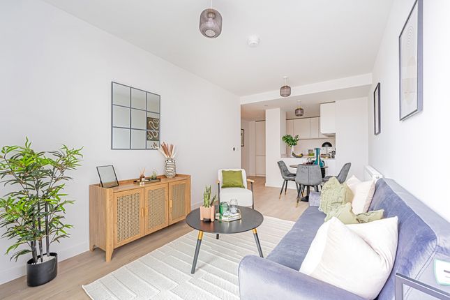 Waterview Apartments, William Morris Way, London photo 5