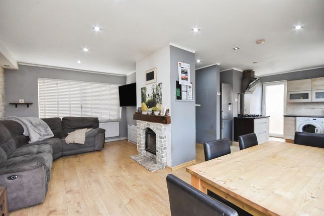 36, Ramsey Road, HALSTEAD photo 4