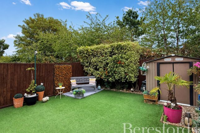 17, Tindall Mews, Hornchurch photo 3