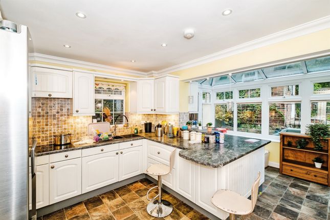20, Manor Road, Lancing photo 2