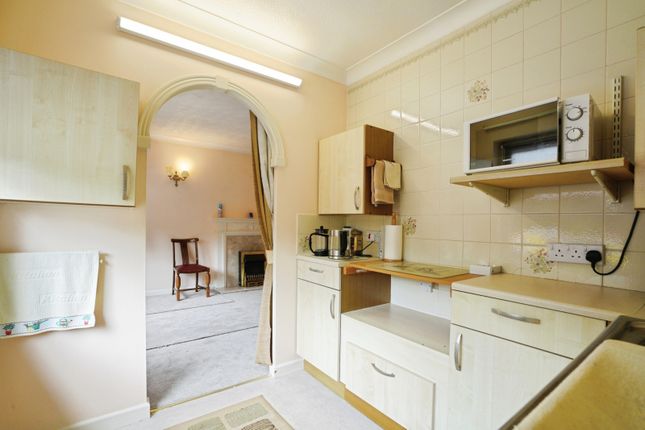 Flat 28, Burnards Court,, Berrycoombe Road, Cornwall photo 3