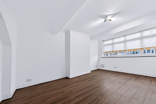 13, Berkeley Avenue, Romford photo 2