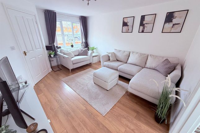 Glossop Close, Warrington photo 2