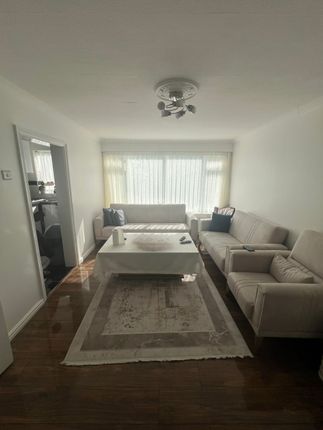 Thumbnail Flat for sale in Snells Park, London