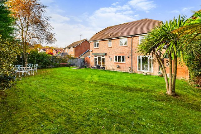 Thumbnail Detached house for sale in Shottermill, Horsham