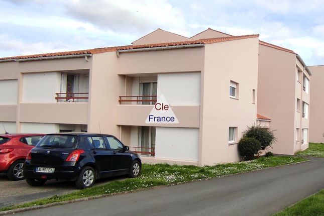 Thumbnail Apartment for sale in Lucon, Pays-De-La-Loire, 85400, France