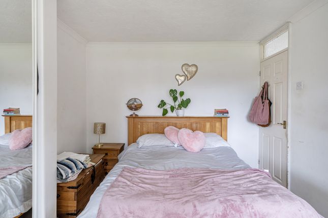 17, Kestrel Close, Bristol photo 3